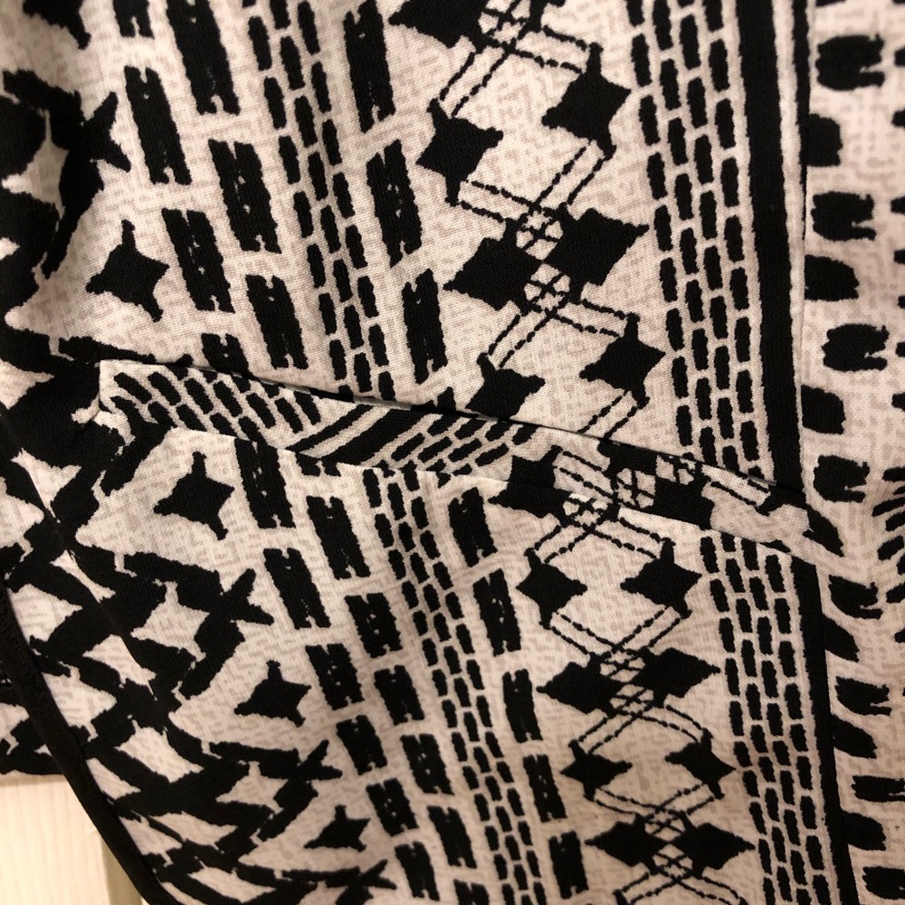 Black and white patterned non rigid blazer - Picture 4 of 4